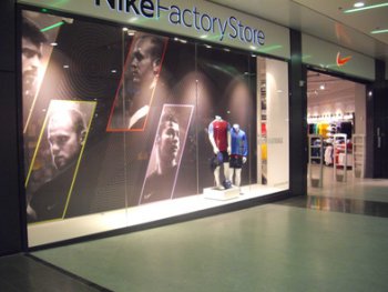 personeel amateur afwijzing Nike Factory Store Mulhouse Magasins d'usine